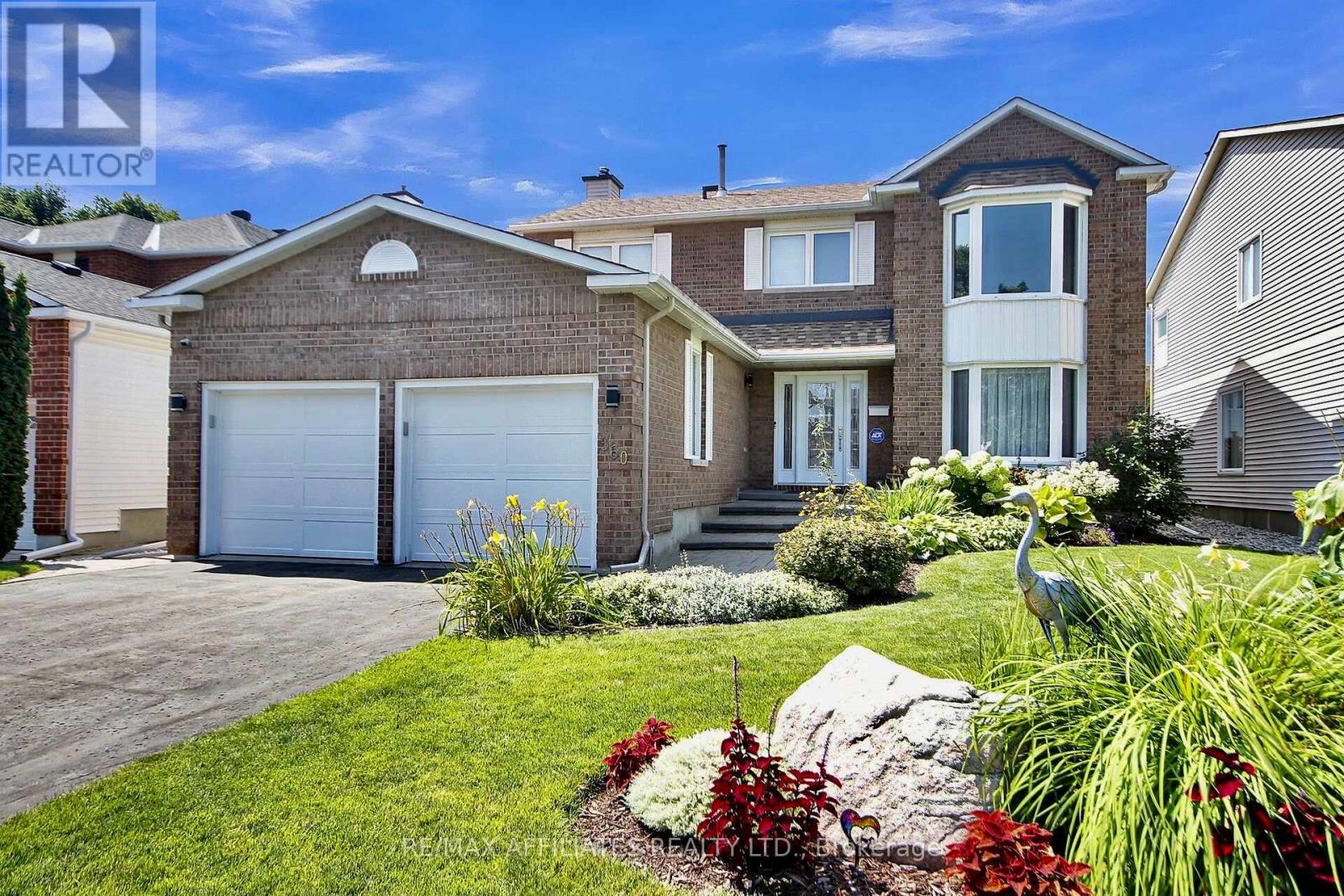 560 FALWYN CRESCENT, Ottawa, Ontario