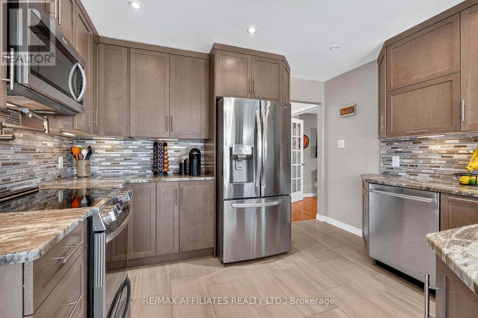 560 Falwyn Crescent, Ottawa, Ontario  K4A 2A4 - Photo 11 - X12414266