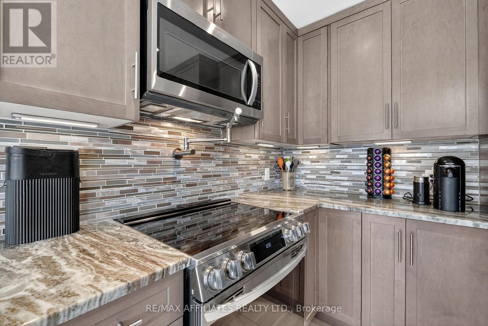 560 Falwyn Crescent, Ottawa, Ontario  K4A 2A4 - Photo 12 - X12414266