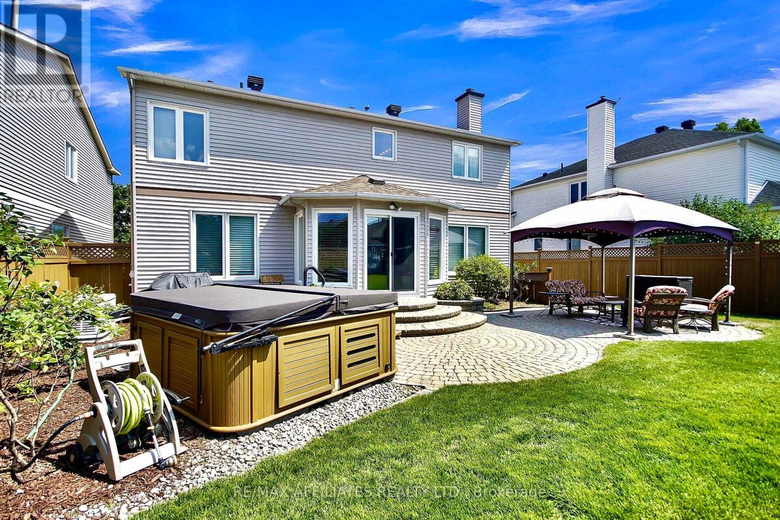 560 Falwyn Crescent, Ottawa, Ontario  K4A 2A4 - Photo 33 - X12414266