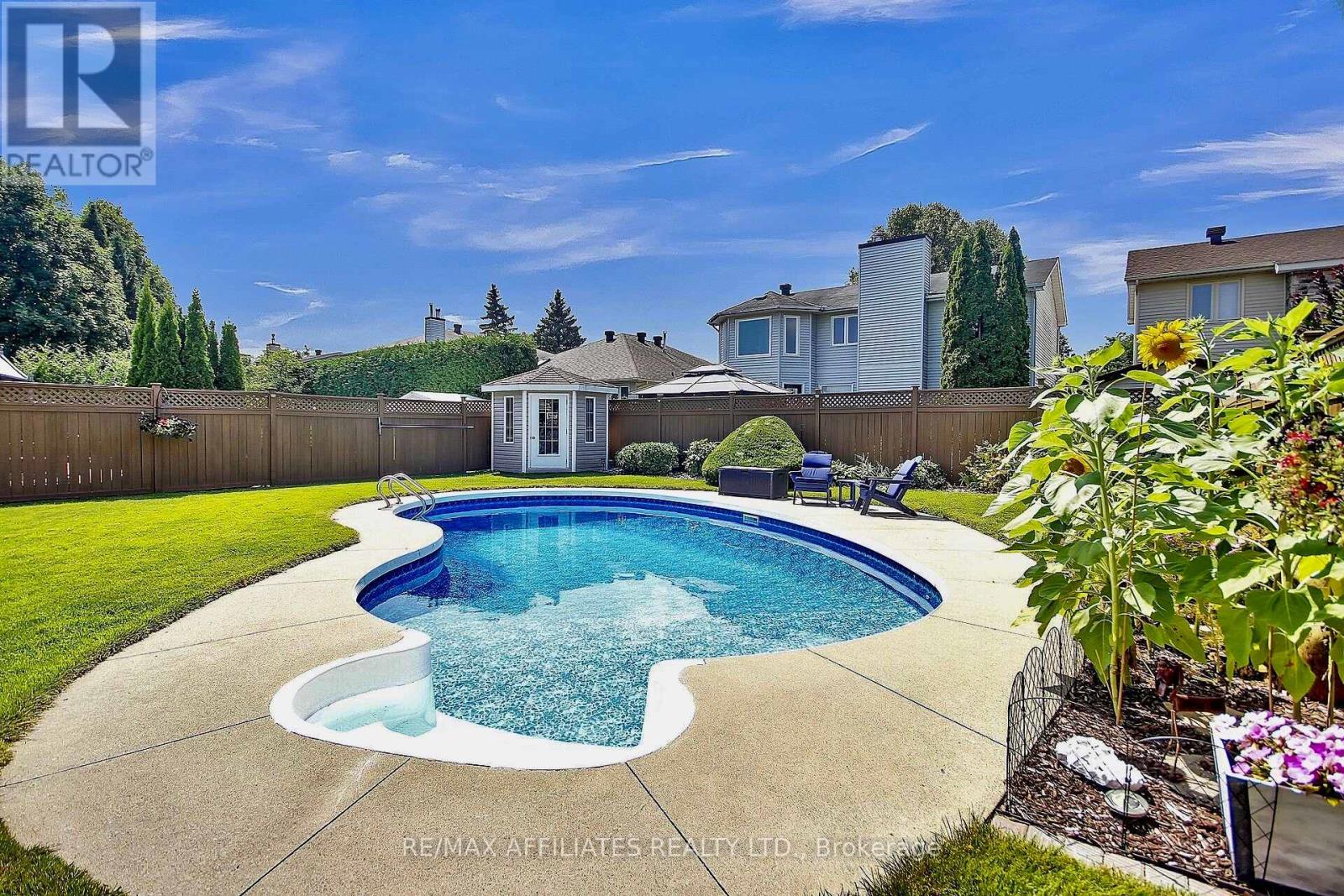 560 Falwyn Crescent, Ottawa, Ontario  K4A 2A4 - Photo 35 - X12414266