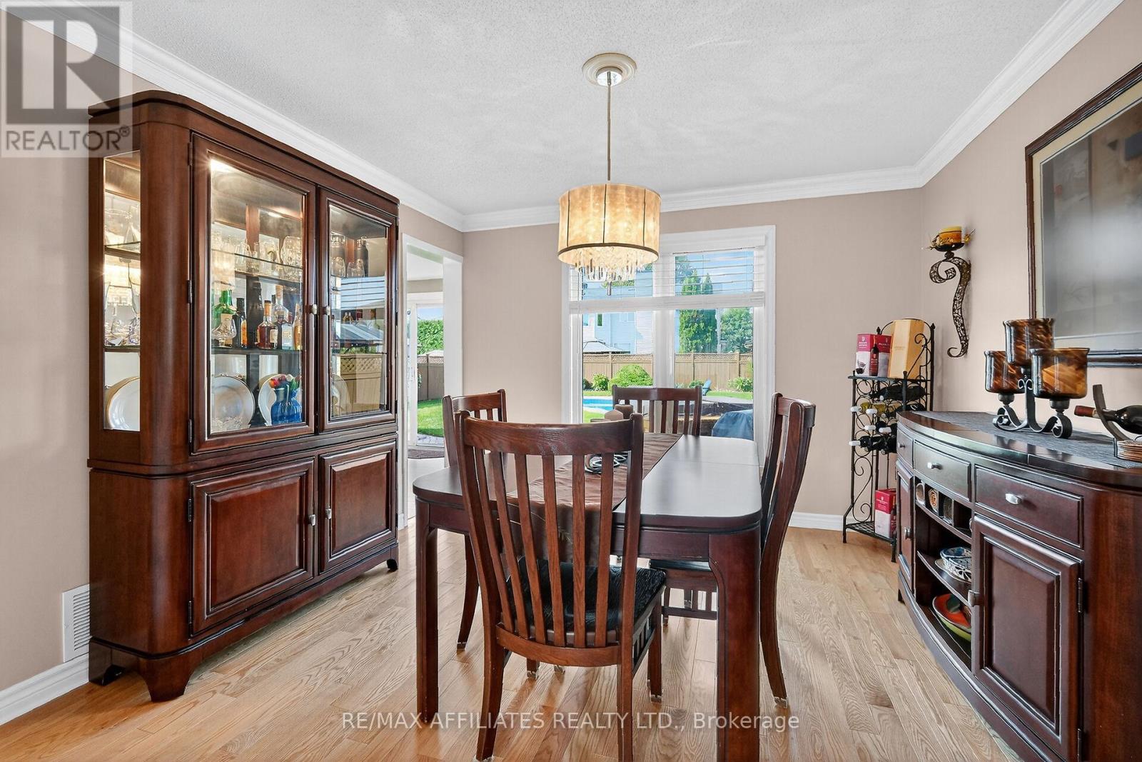 560 Falwyn Crescent, Ottawa, Ontario  K4A 2A4 - Photo 9 - X12414266