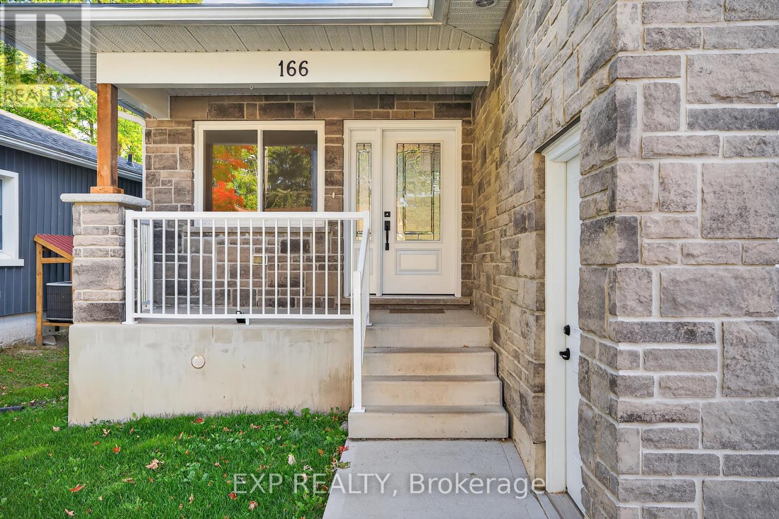 166 Webb Street, Minto, Ontario  N0G 1Z0 - Photo 5 - X12414214