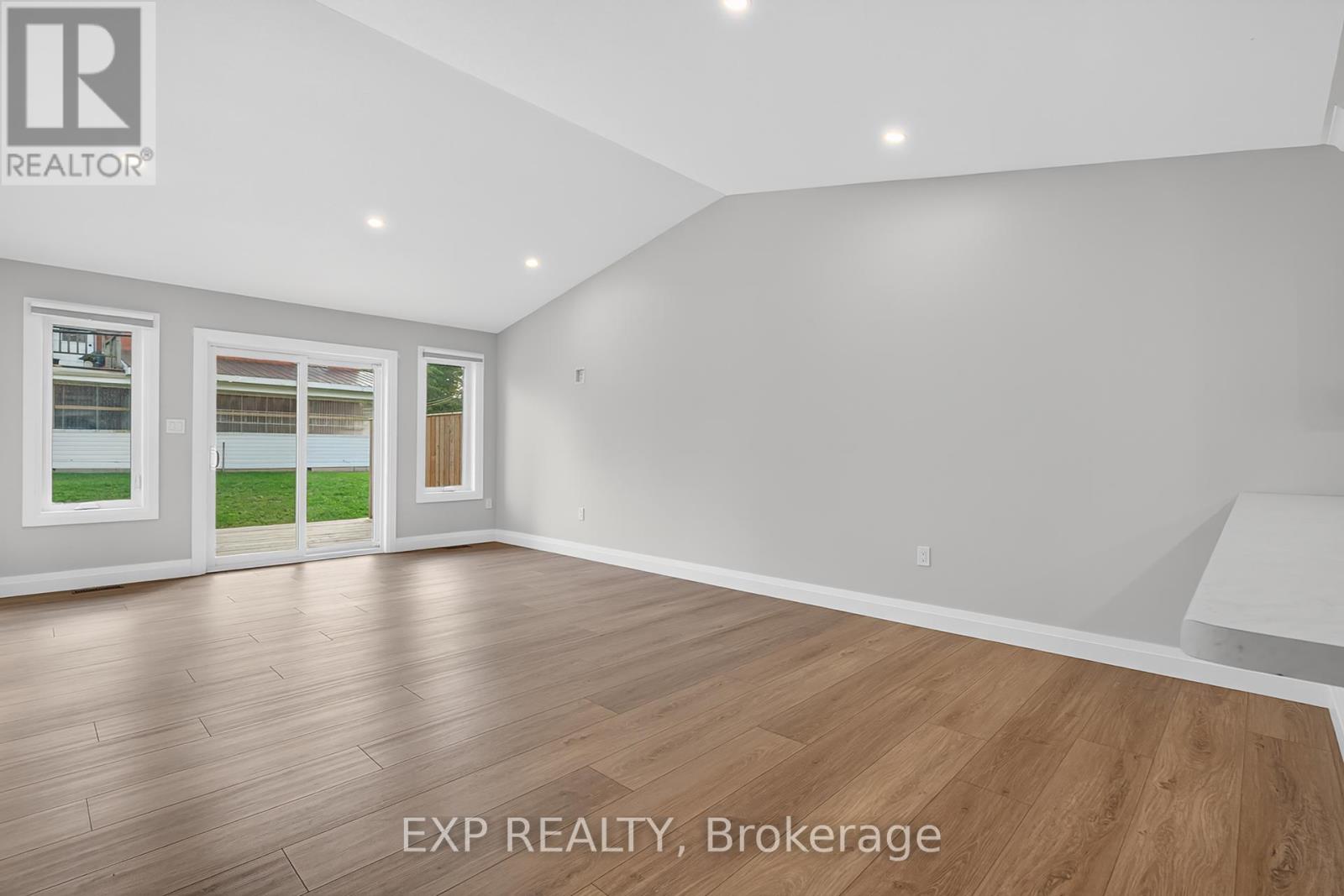 166 Webb Street, Minto, Ontario  N0G 1Z0 - Photo 8 - X12414214