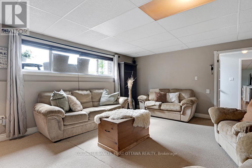 376 Napoleon Street, Carleton Place, Ontario  K7C 4V5 - Photo 24 - X12383047