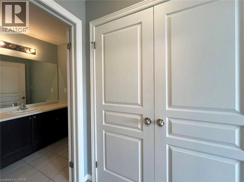 370 Stonehenge Drive Unit# 12, Ancaster, Ontario  L9K 0H9 - Photo 18 - 40770649