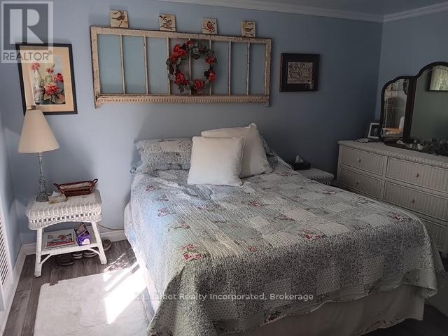 213 Chestnut Drive Drive S, Central Huron (Goderich), Ontario  N0M 1L0 - Photo 16 - X12397405