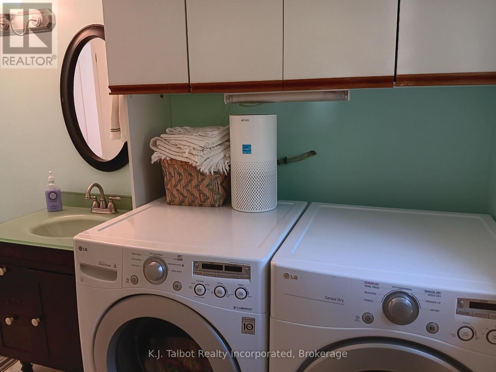 213 Chestnut Drive Drive S, Central Huron (Goderich), Ontario  N0M 1L0 - Photo 15 - X12397405