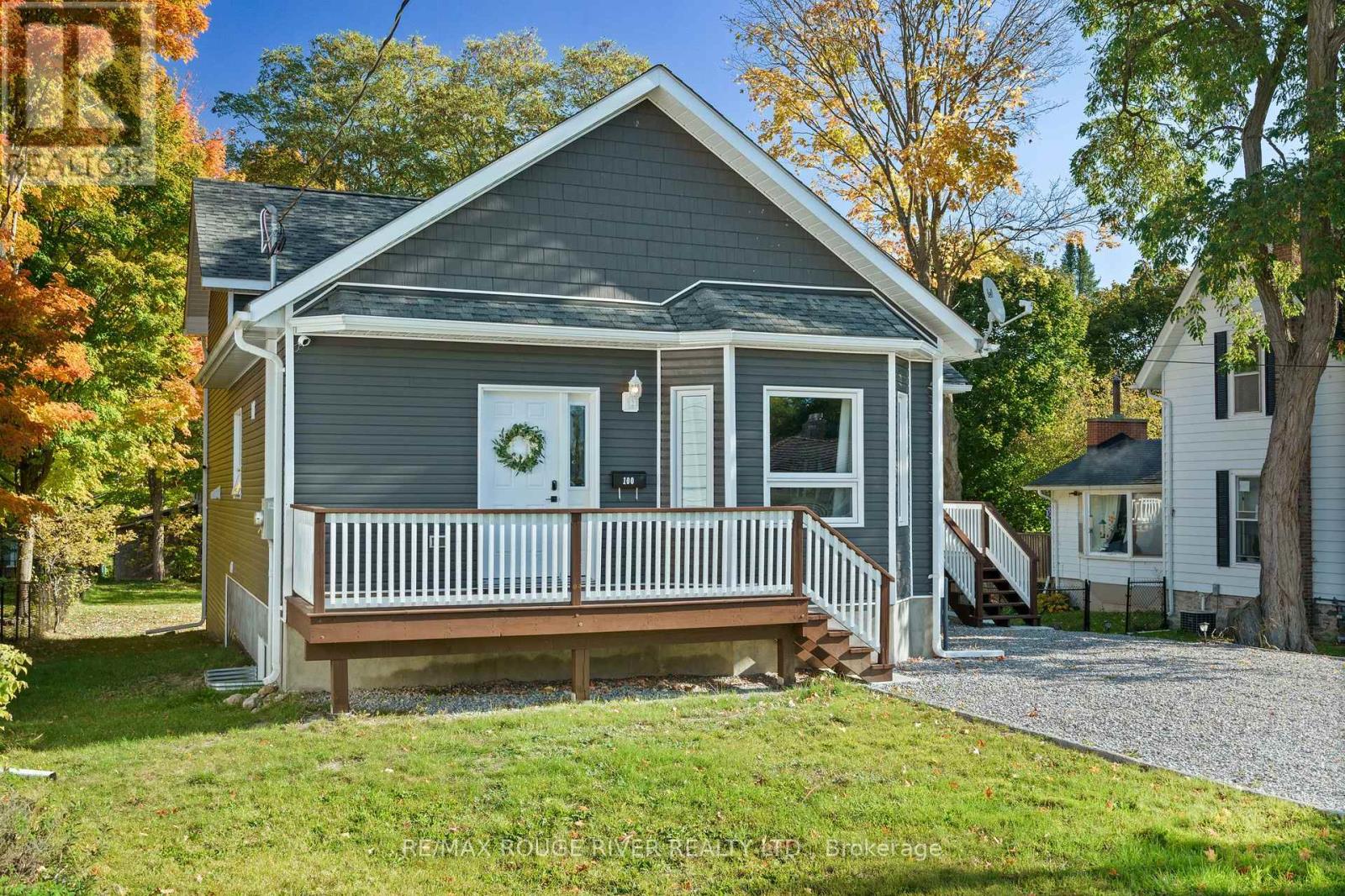 100 Queen Street, Kawartha Lakes, Ontario  K0M 1N0 - Photo 2 - X12331014