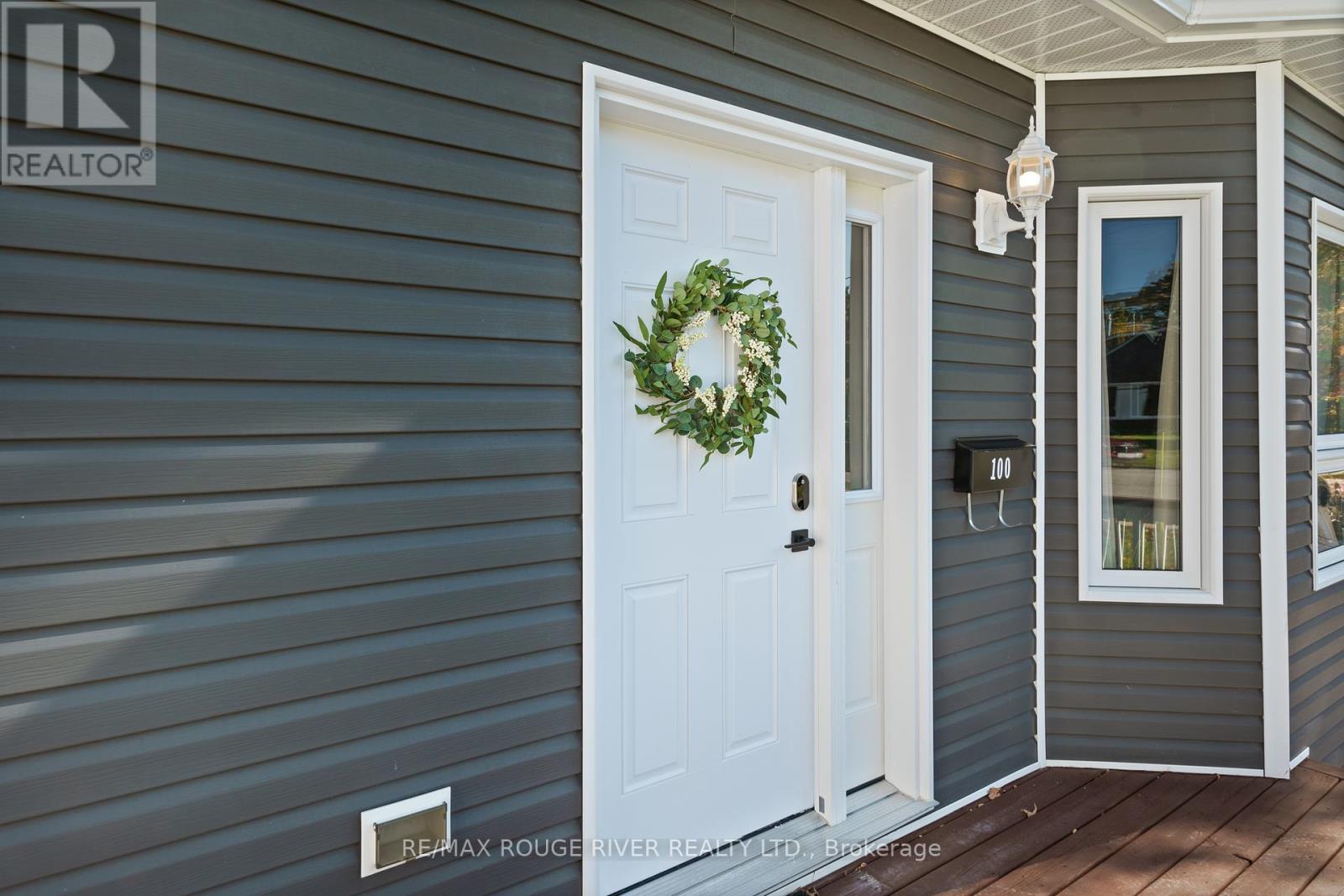 100 Queen Street, Kawartha Lakes, Ontario  K0M 1N0 - Photo 4 - X12331014