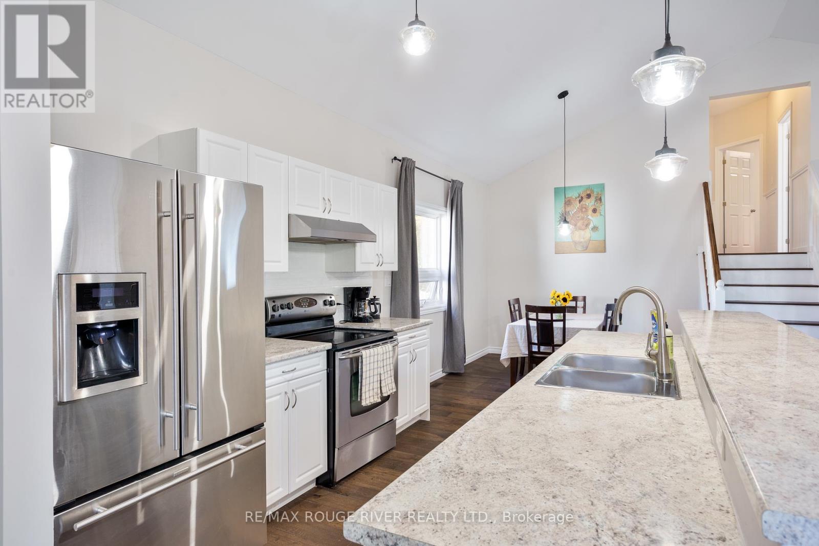 100 Queen Street, Kawartha Lakes, Ontario  K0M 1N0 - Photo 7 - X12331014
