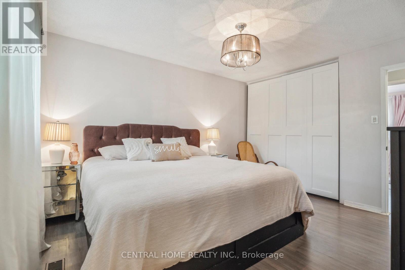 50 Metro Road S, Georgina, Ontario  L4P 3K8 - Photo 22 - N12413894