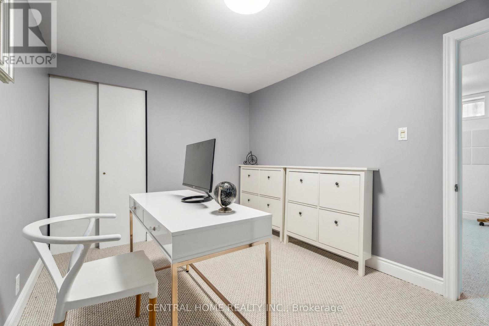 50 Metro Road S, Georgina, Ontario  L4P 3K8 - Photo 17 - N12413894