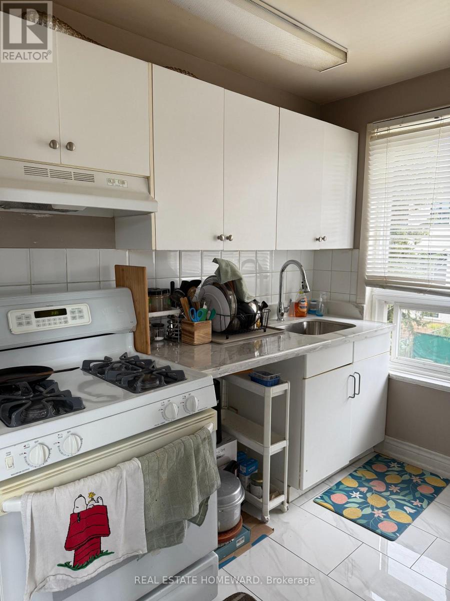 2nd Floor - 983 Victoria Park Avenue, Toronto, Ontario  M4B 2J4 - Photo 3 - E12414252