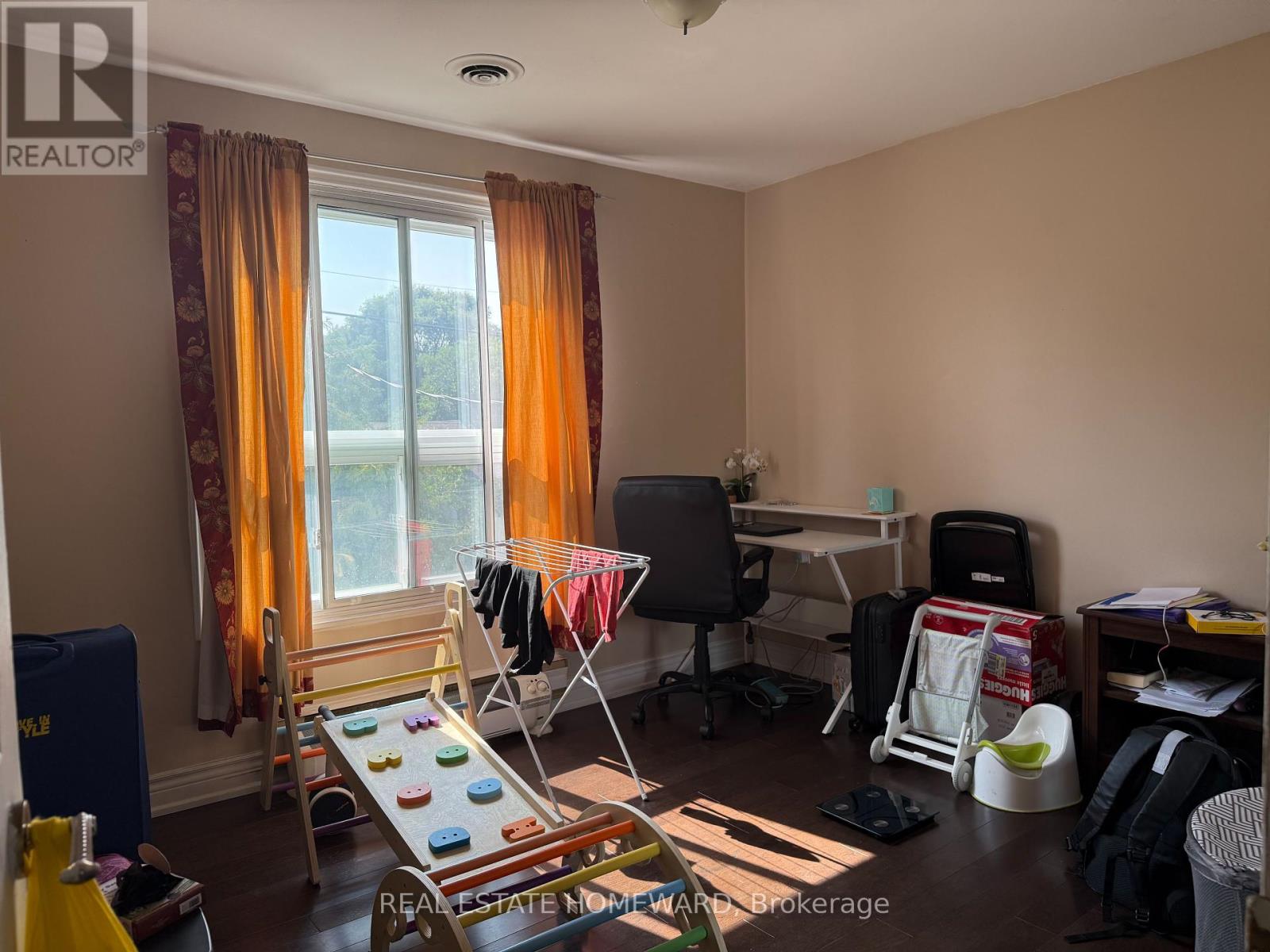 2nd Floor - 983 Victoria Park Avenue, Toronto, Ontario  M4B 2J4 - Photo 5 - E12414252
