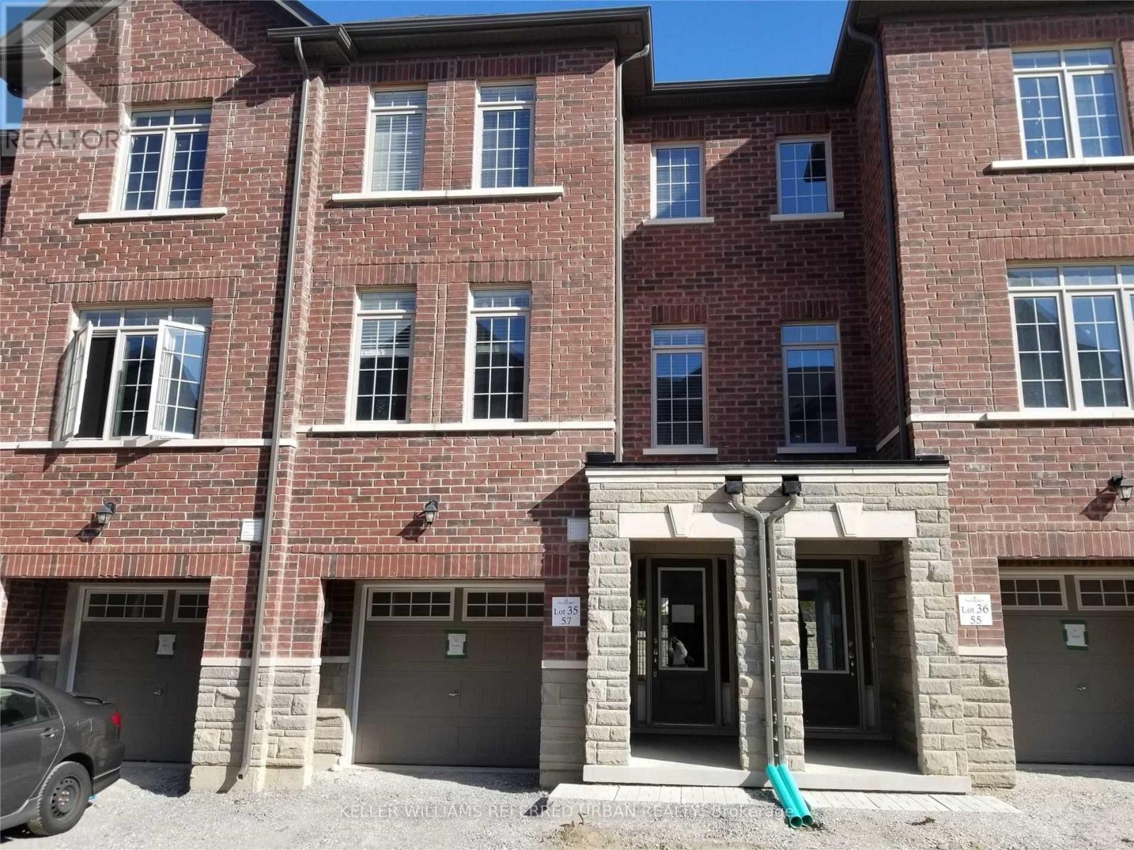 57 GORDON CIRCLE, Newmarket, Ontario