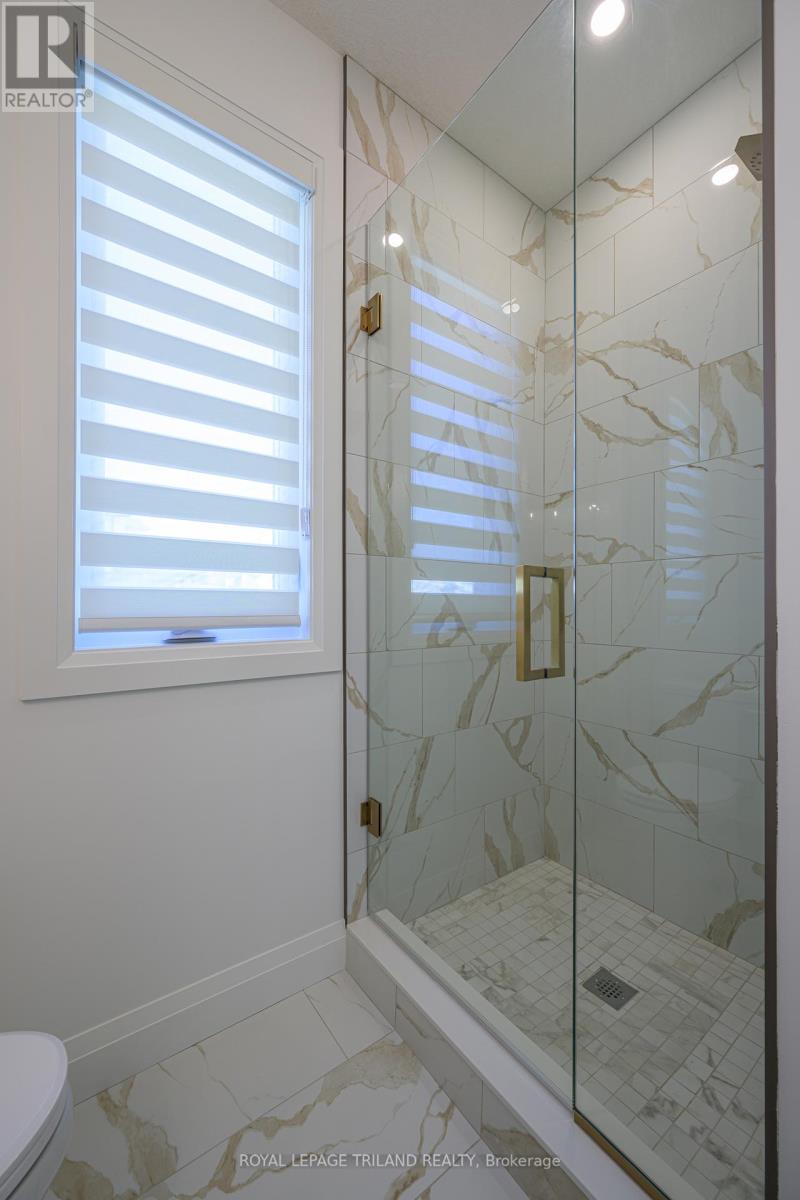 3741 Somerston Crescent, London South, Ontario  N6L 1K3 - Photo 17 - X12414289