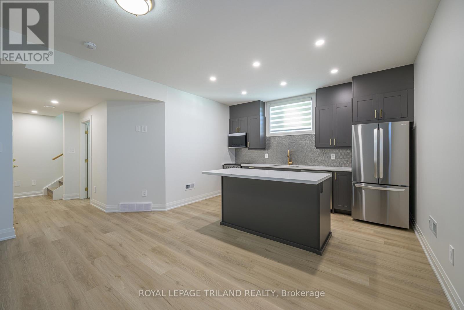 3741 Somerston Crescent, London South, Ontario  N6L 1K3 - Photo 34 - X12414289