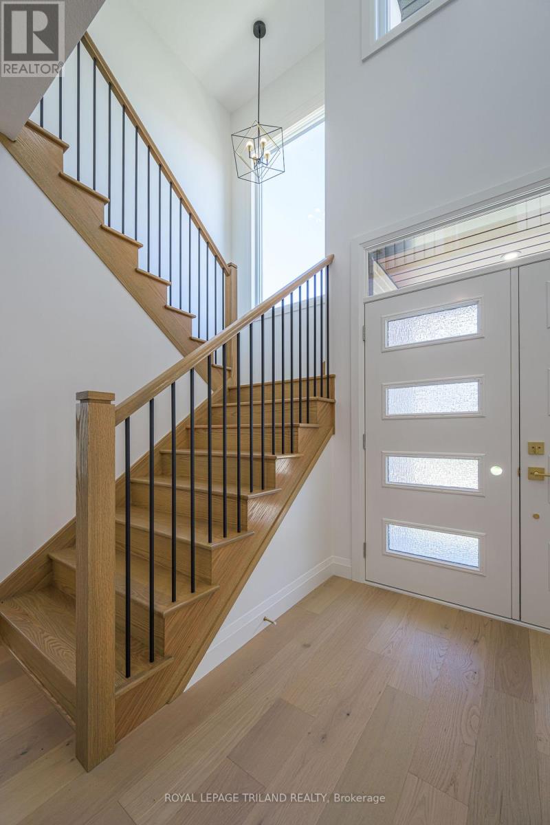 3741 Somerston Crescent, London South, Ontario  N6L 1K3 - Photo 4 - X12414289