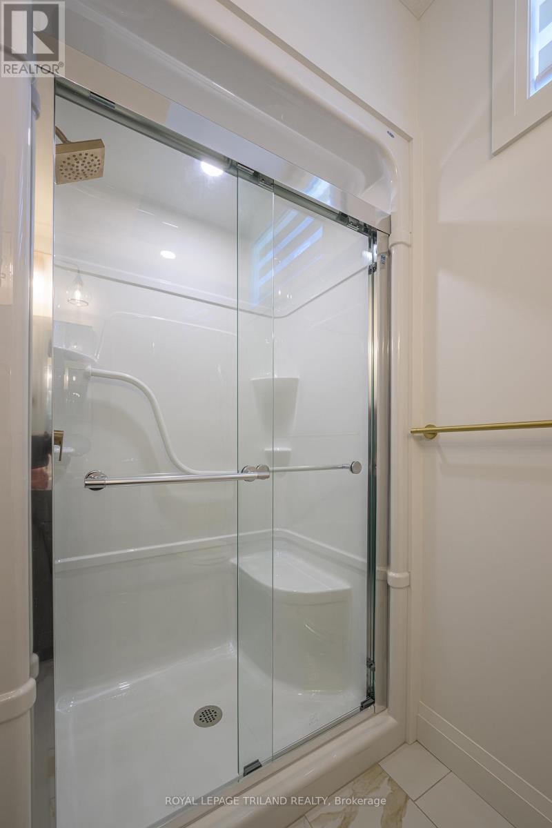 3741 Somerston Crescent, London South, Ontario  N6L 1K3 - Photo 40 - X12414289
