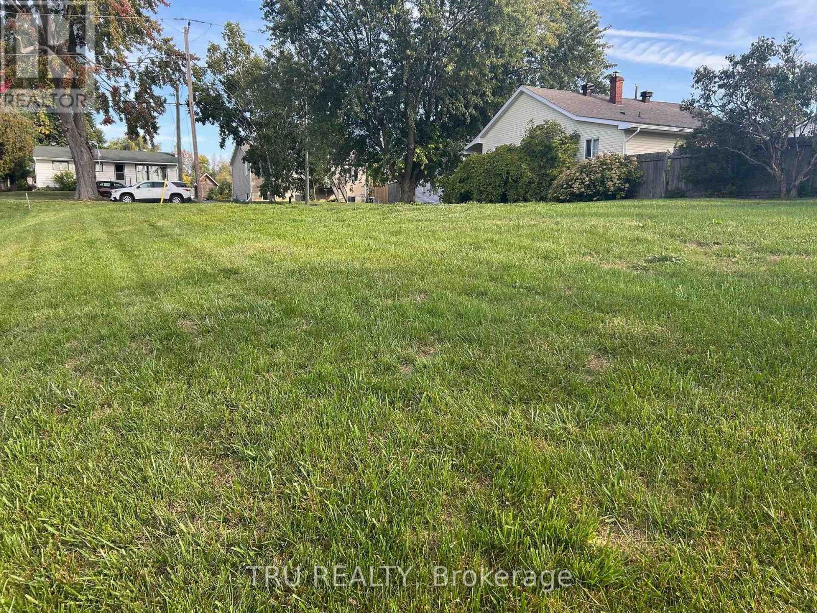 9 Wellington Street W, Athens, Ontario  K0E 1B0 - Photo 2 - X12414291