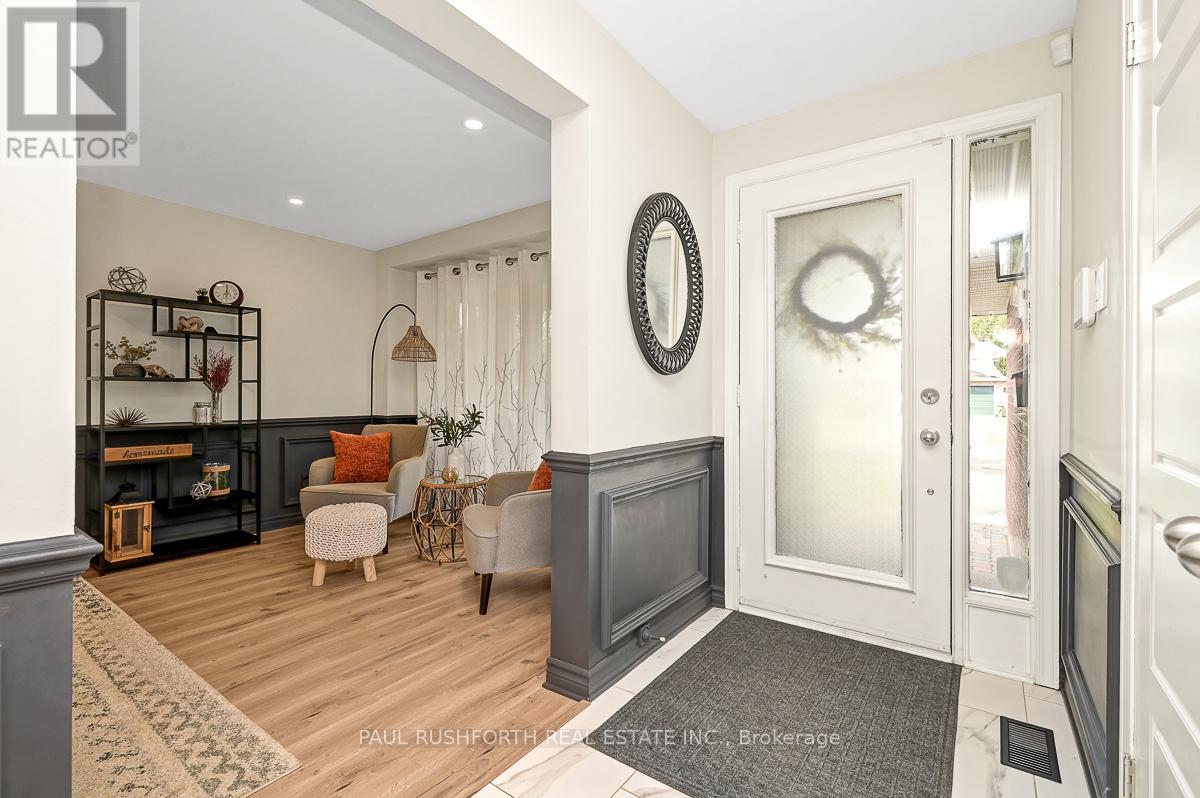 6118 Silverbirch Street, Ottawa, Ontario  K1W 1C4 - Photo 3 - X12414305