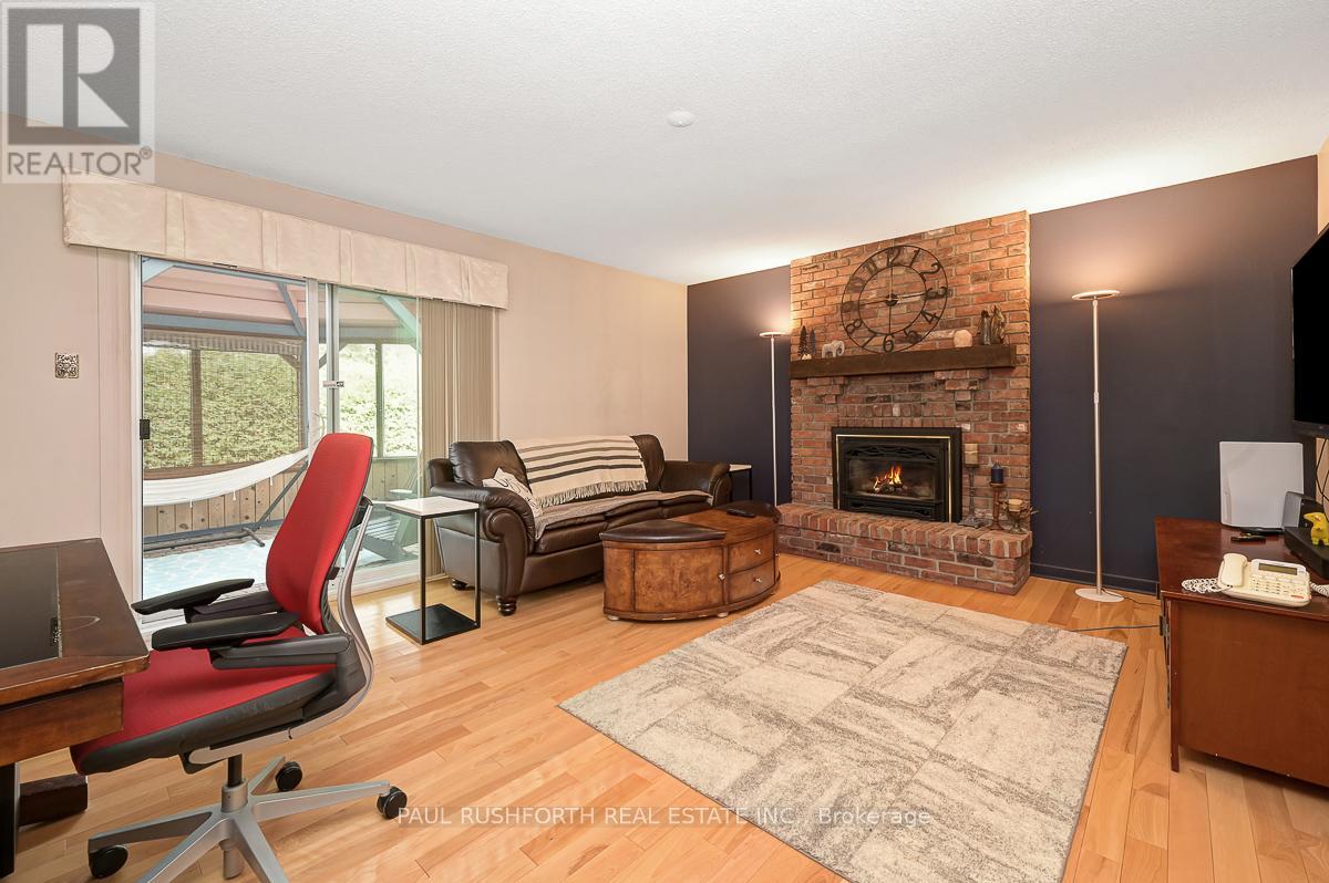 6351 Viseneau Drive, Ottawa, Ontario  K1C 2G8 - Photo 13 - X12414335