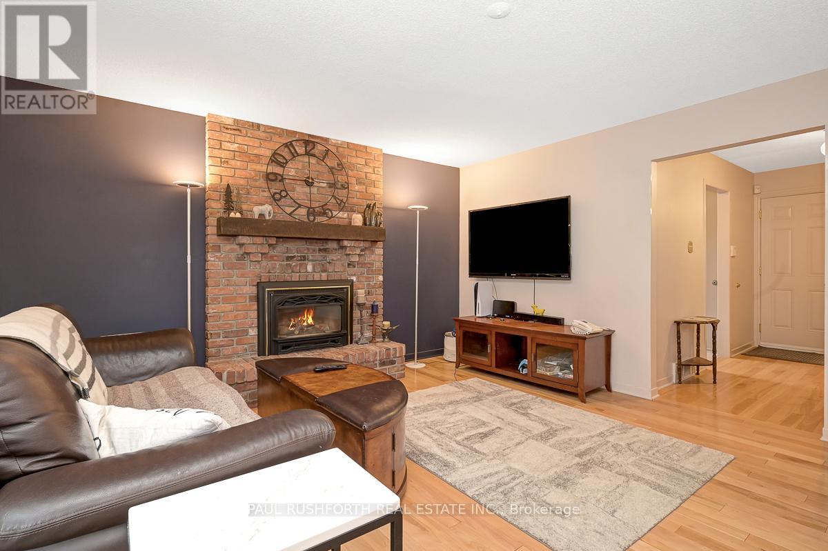 6351 Viseneau Drive, Ottawa, Ontario  K1C 2G8 - Photo 15 - X12414335