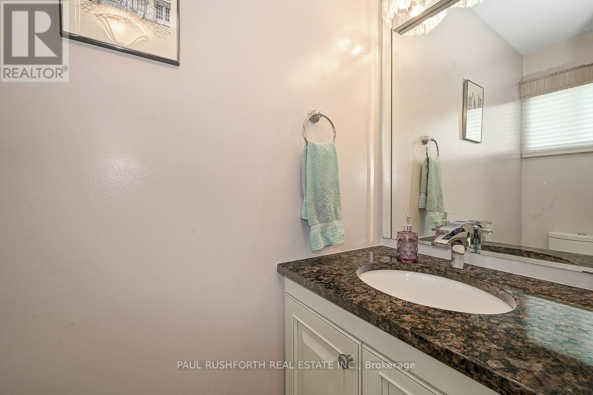 6351 Viseneau Drive, Ottawa, Ontario  K1C 2G8 - Photo 16 - X12414335