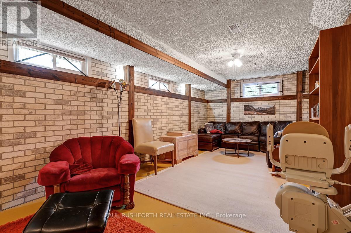6351 Viseneau Drive, Ottawa, Ontario  K1C 2G8 - Photo 22 - X12414335
