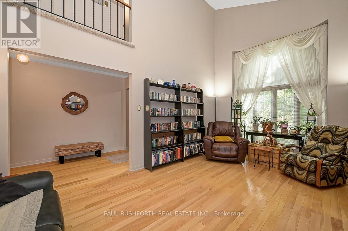 6351 Viseneau Drive, Ottawa, Ontario  K1C 2G8 - Photo 6 - X12414335