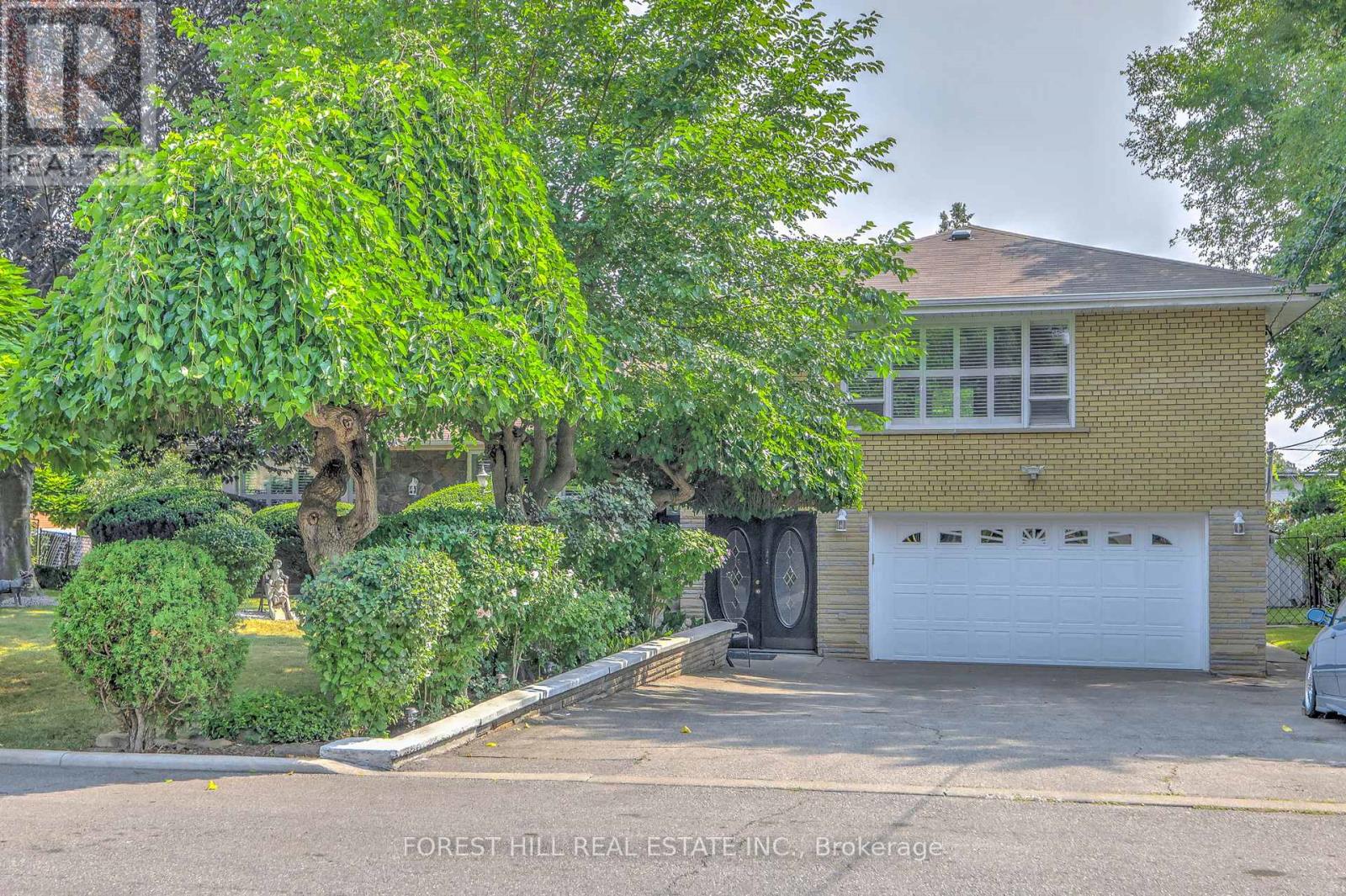 89 PORTAGE AVENUE, Toronto, Ontario