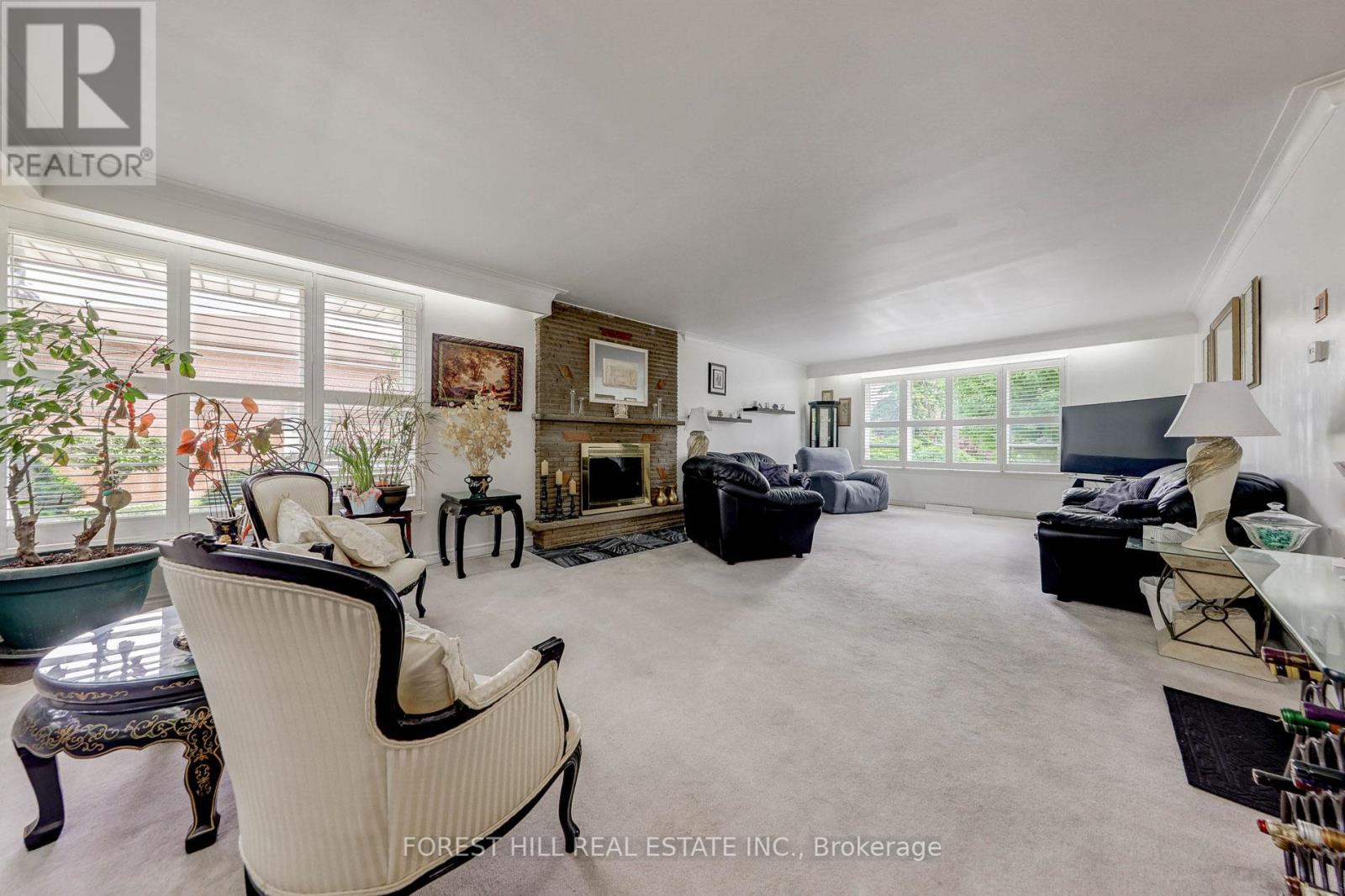 89 Portage Avenue, Toronto, Ontario  M9N 3H2 - Photo 16 - W12414247