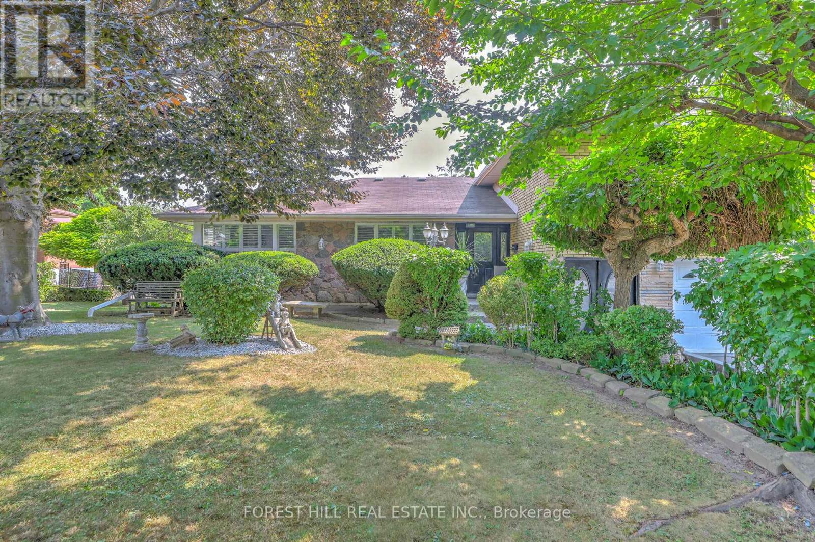 89 Portage Avenue, Toronto (Humberlea-Pelmo Park), Ontario  M9N 3H2 - Photo 2 - W12414247
