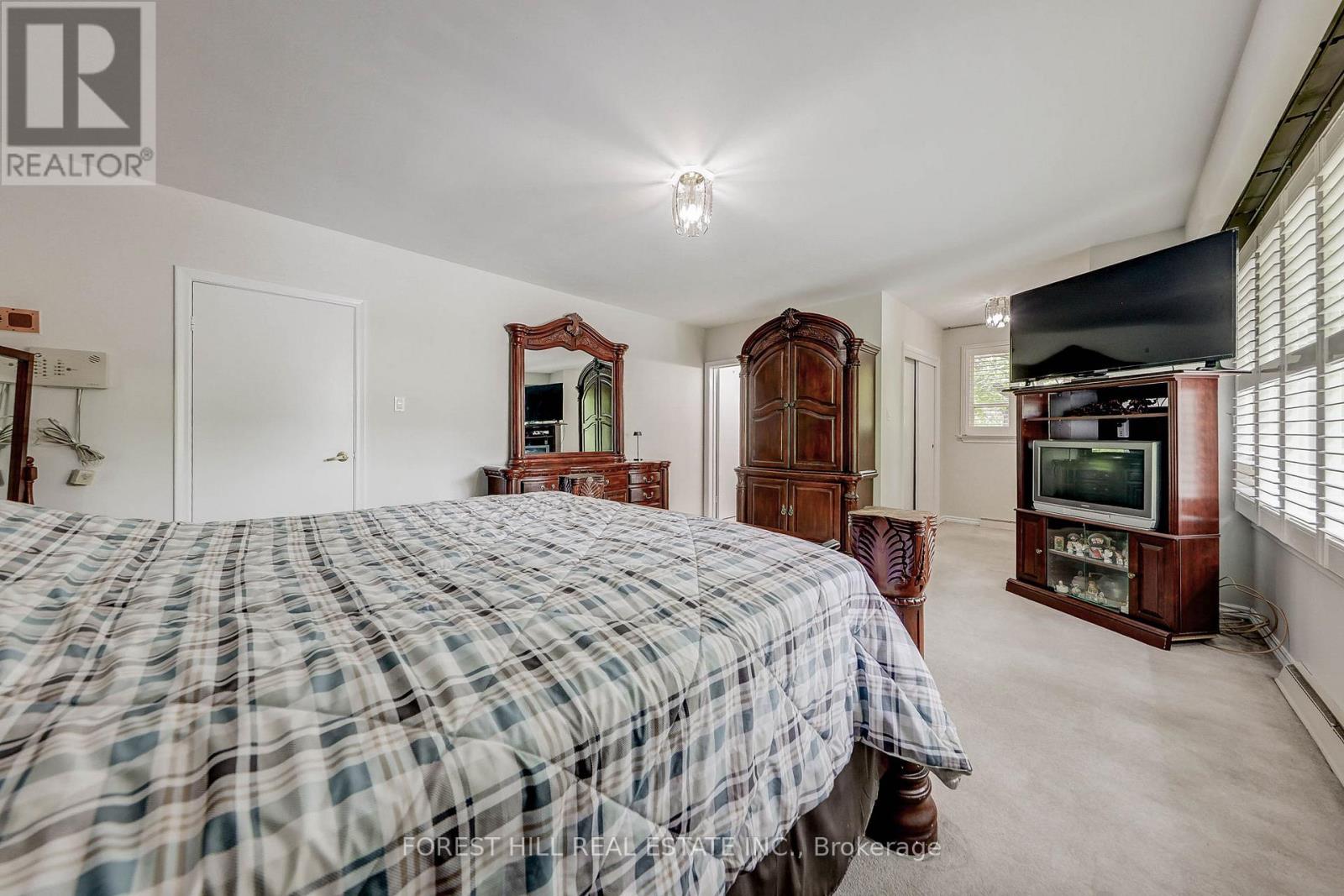 89 Portage Avenue, Toronto, Ontario  M9N 3H2 - Photo 20 - W12414247
