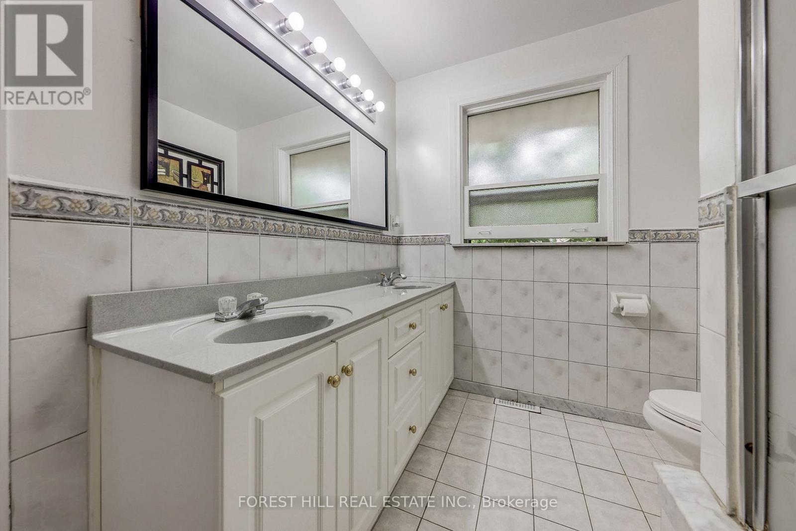 89 Portage Avenue, Toronto, Ontario  M9N 3H2 - Photo 24 - W12414247