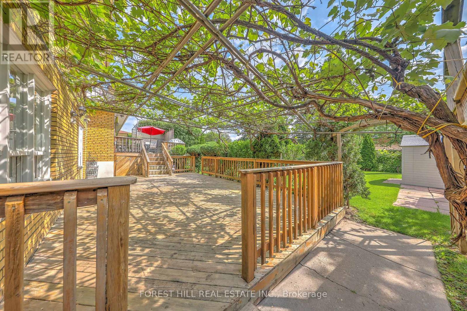 89 Portage Avenue, Toronto, Ontario  M9N 3H2 - Photo 38 - W12414247