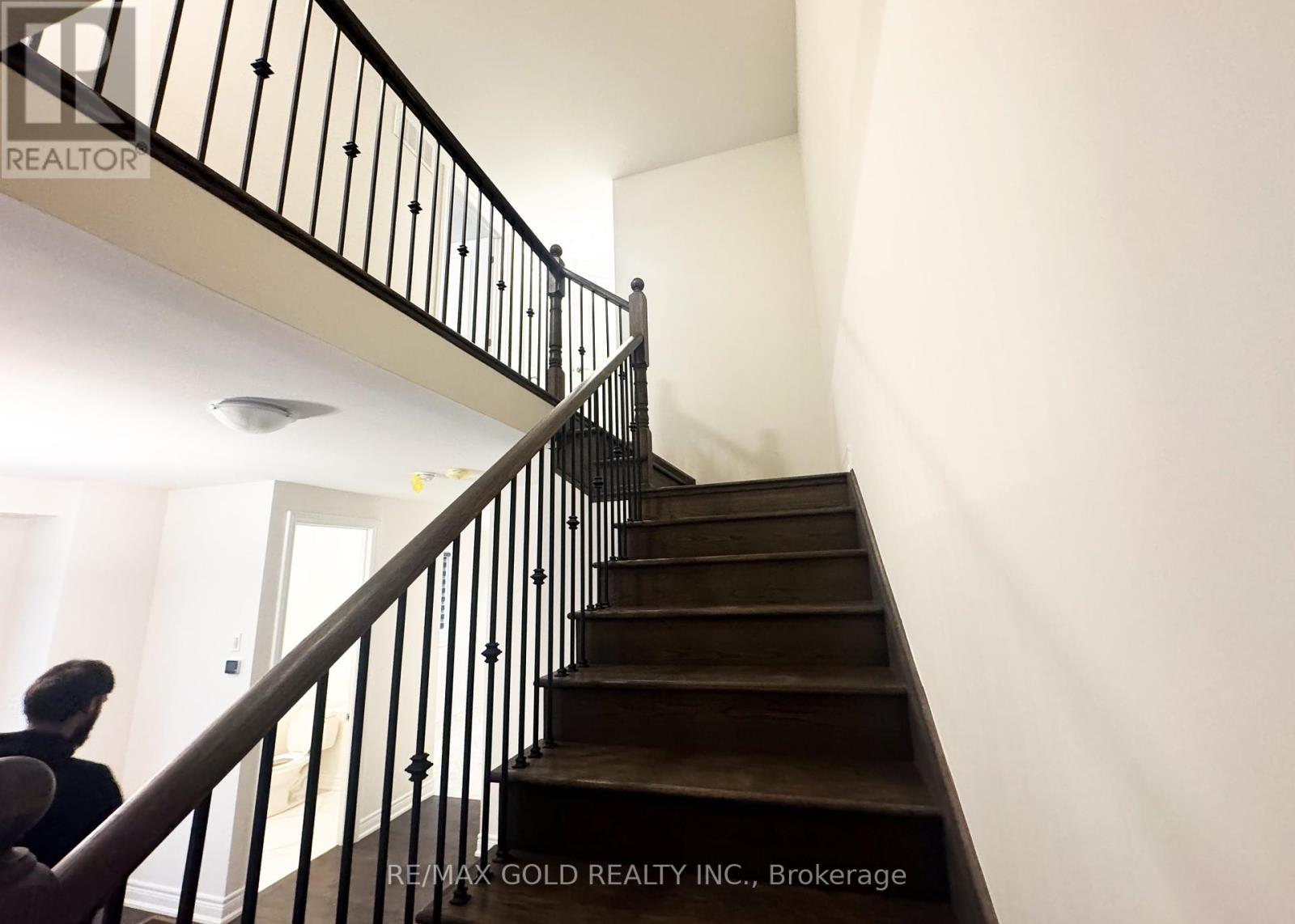 74 Grassbank Road, Brampton, Ontario  L6R 4E5 - Photo 15 - W12414264