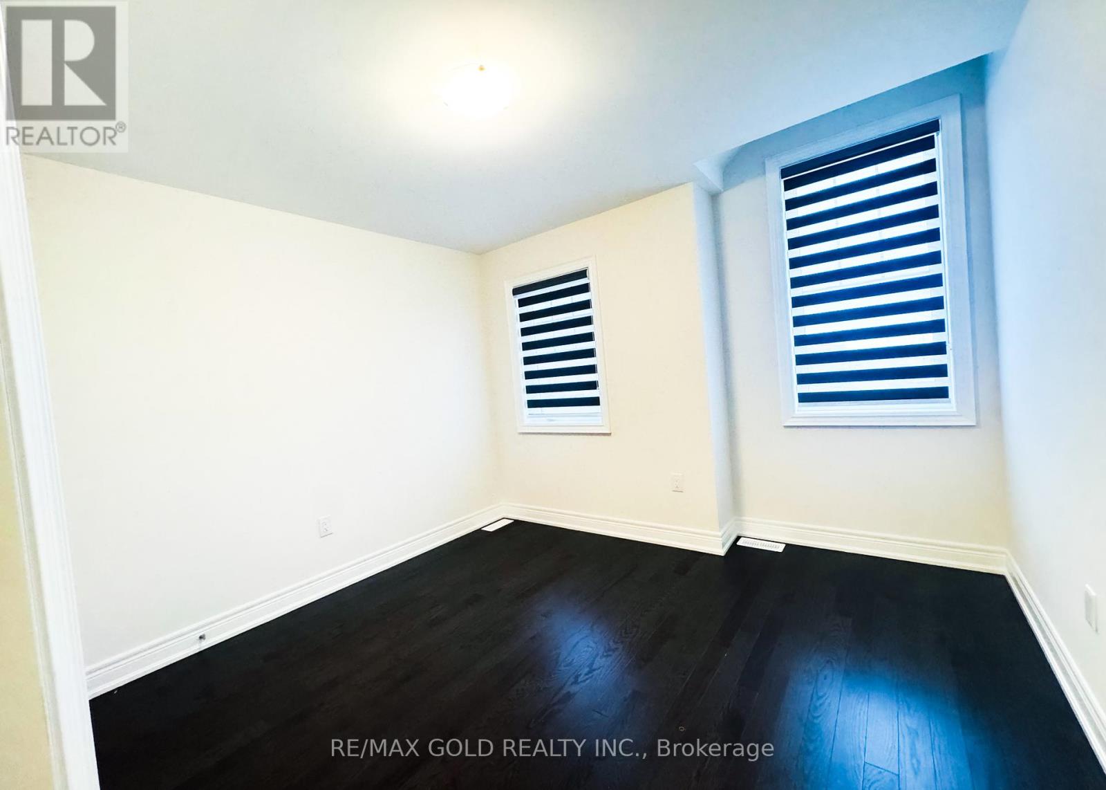 74 Grassbank Road, Brampton, Ontario  L6R 4E5 - Photo 9 - W12414264