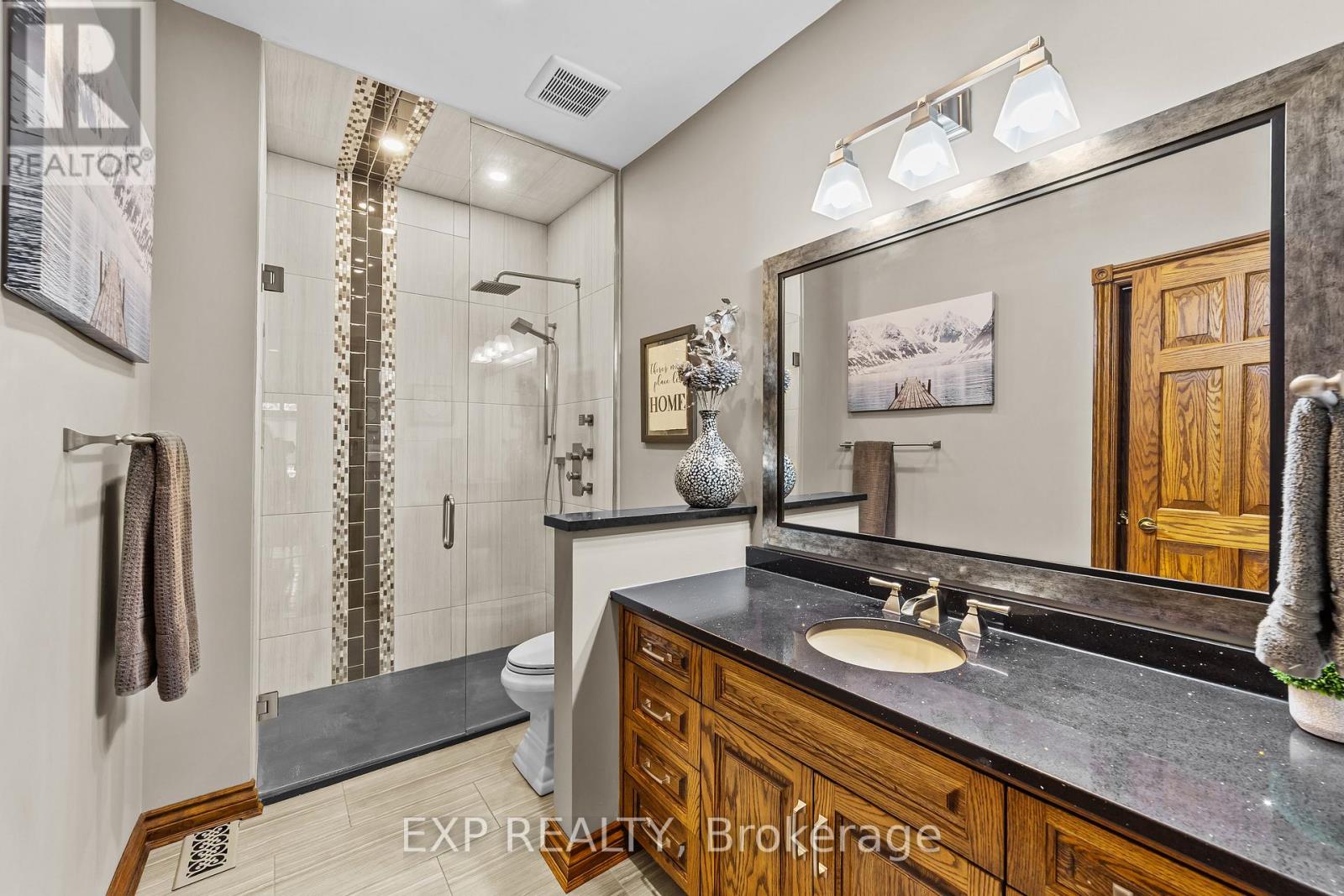 569 Franklinway Gate, London North, Ontario  N6G 5C8 - Photo 36 - X12413510