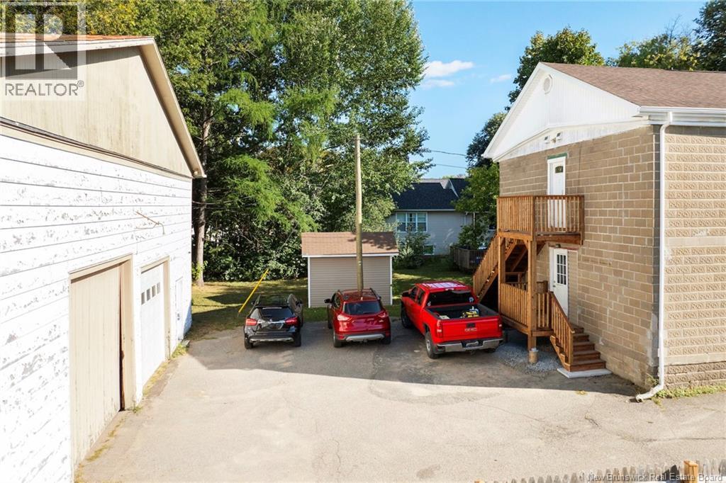 247 Dundonald Street, Fredericton, New Brunswick  E3B 1X1 - Photo 3 - NB127001