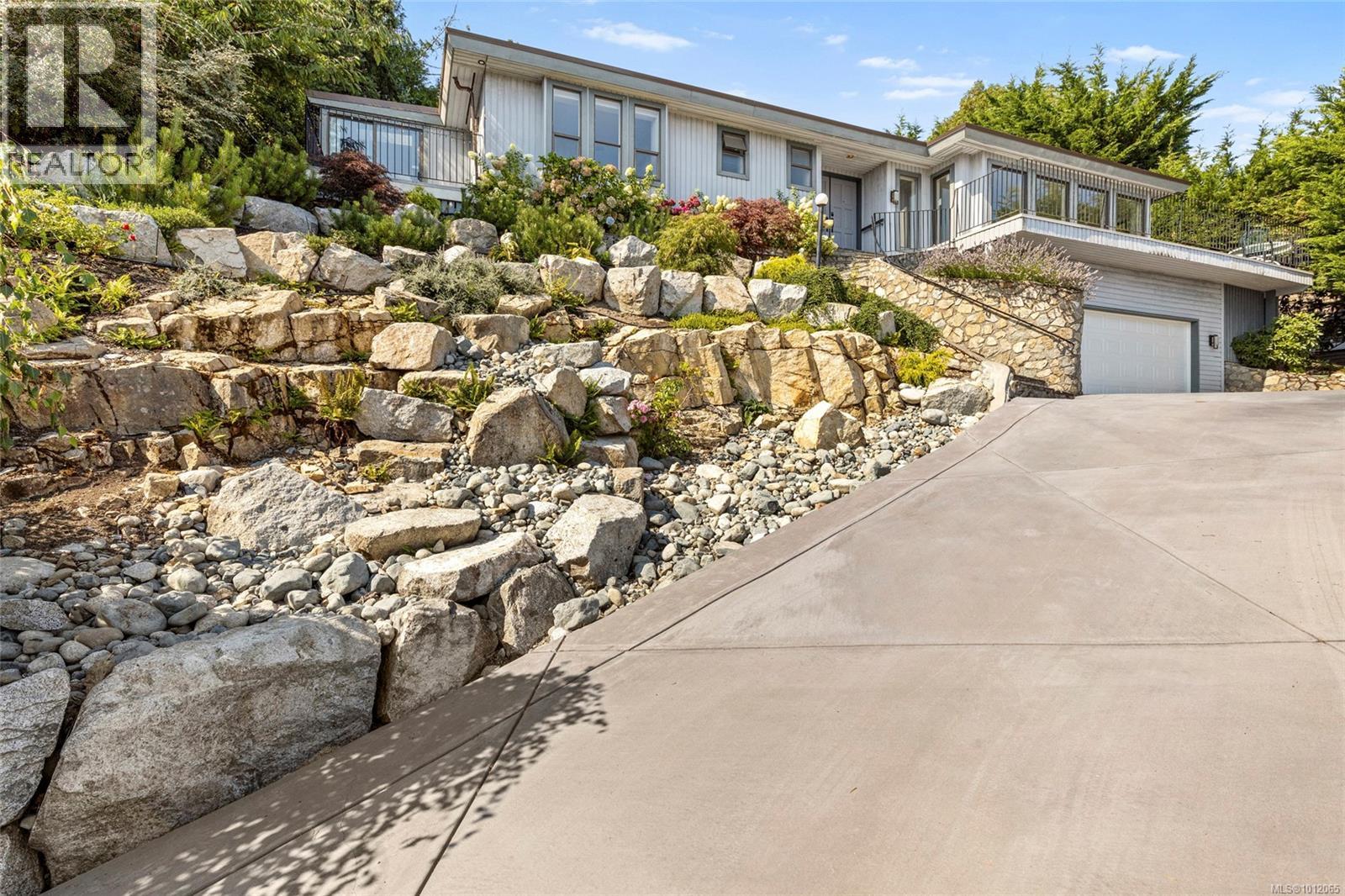 Property at 8870 Forest Park Dr image 1