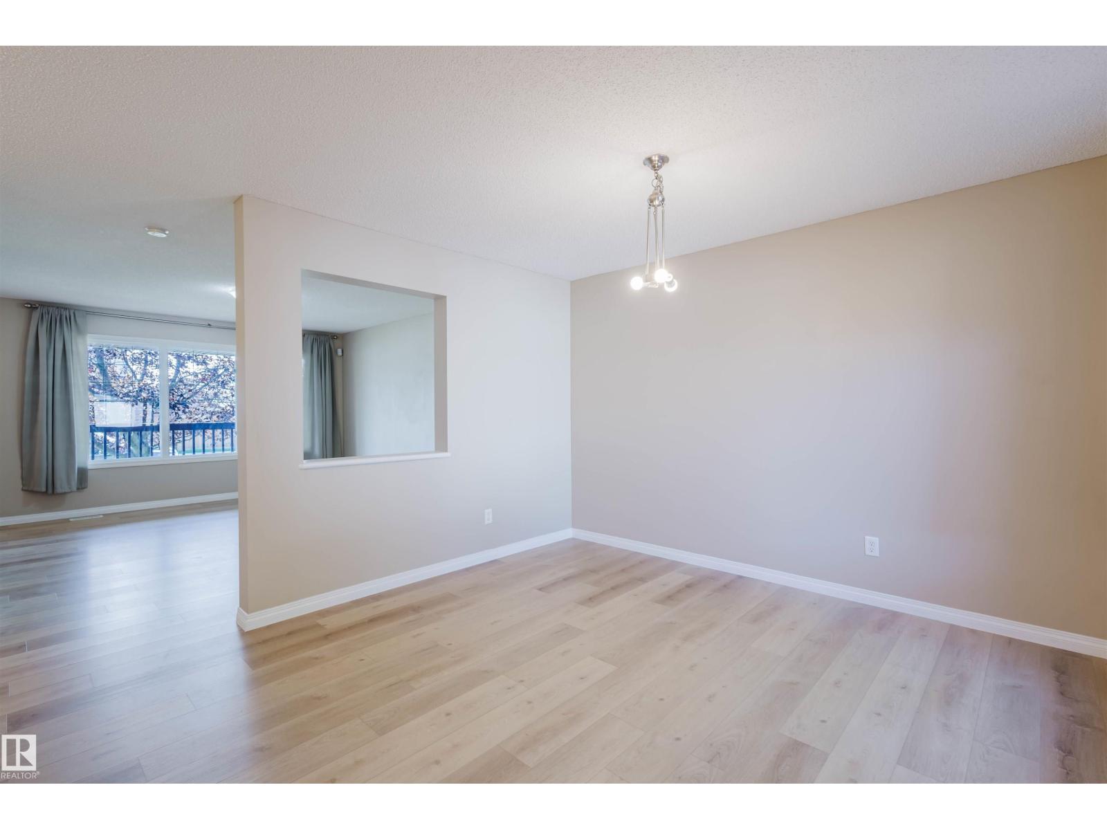 9235 Scott Ln Nw, Edmonton, Alberta  T6R 0E6 - Photo 13 - E4458497