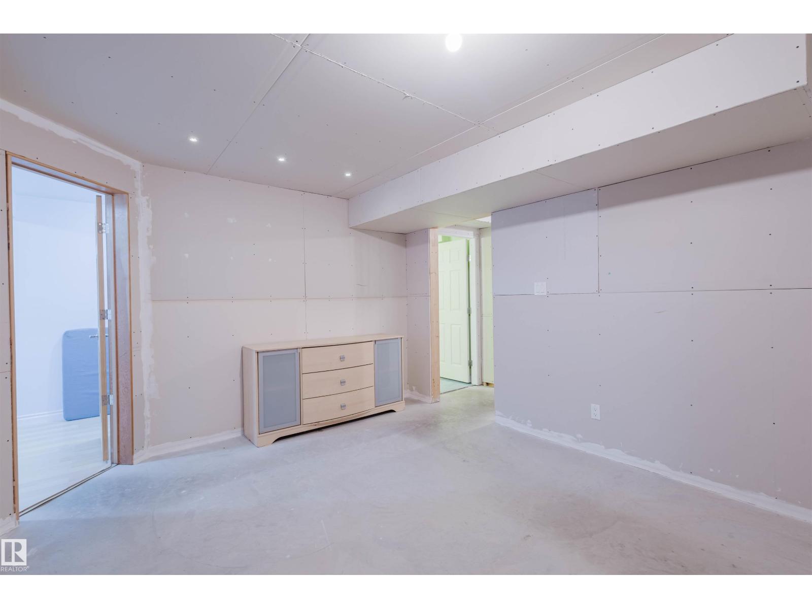9235 Scott Ln Nw, Edmonton, Alberta  T6R 0E6 - Photo 26 - E4458497