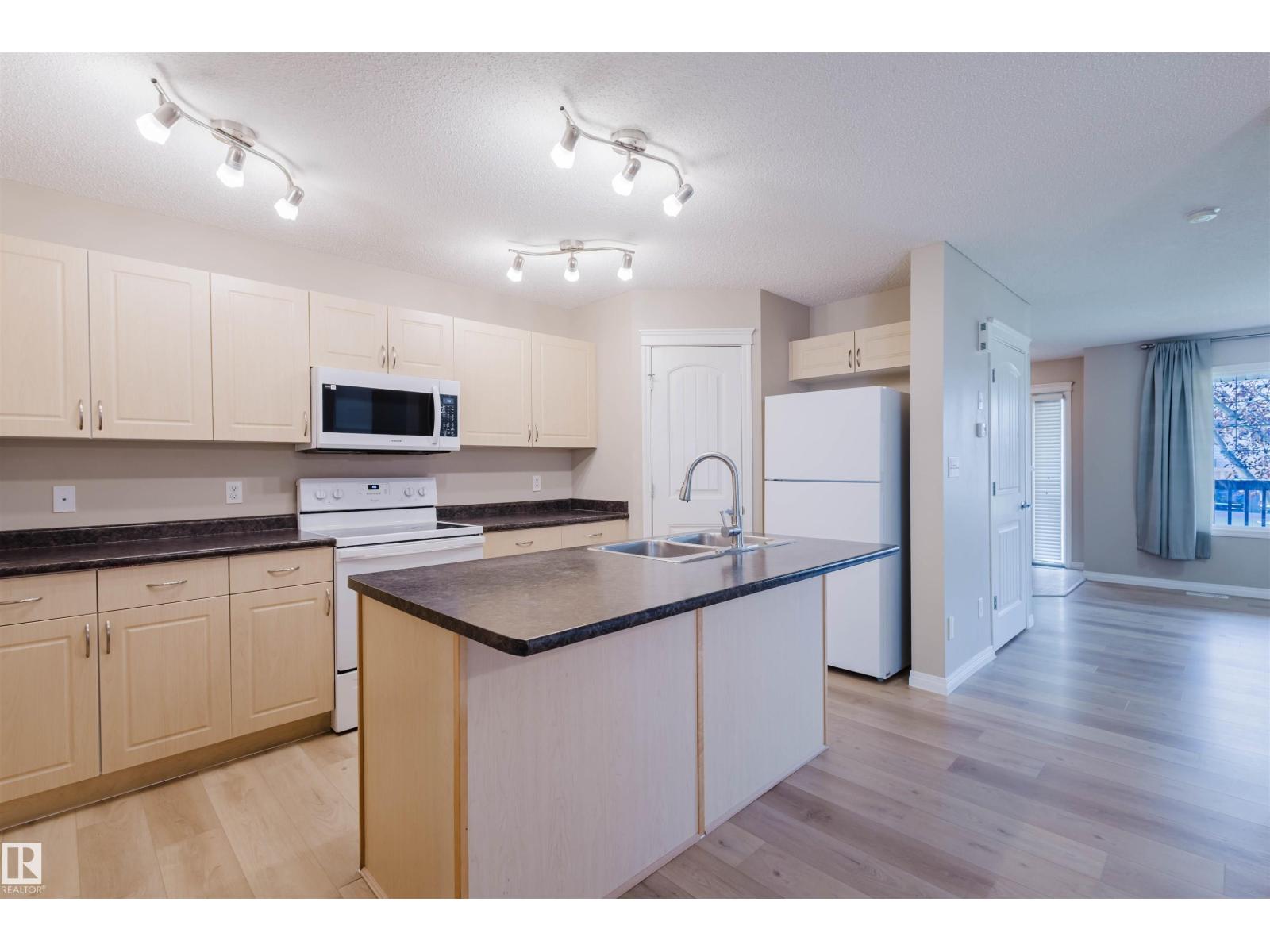 9235 Scott Ln Nw, Edmonton, Alberta  T6R 0E6 - Photo 6 - E4458497