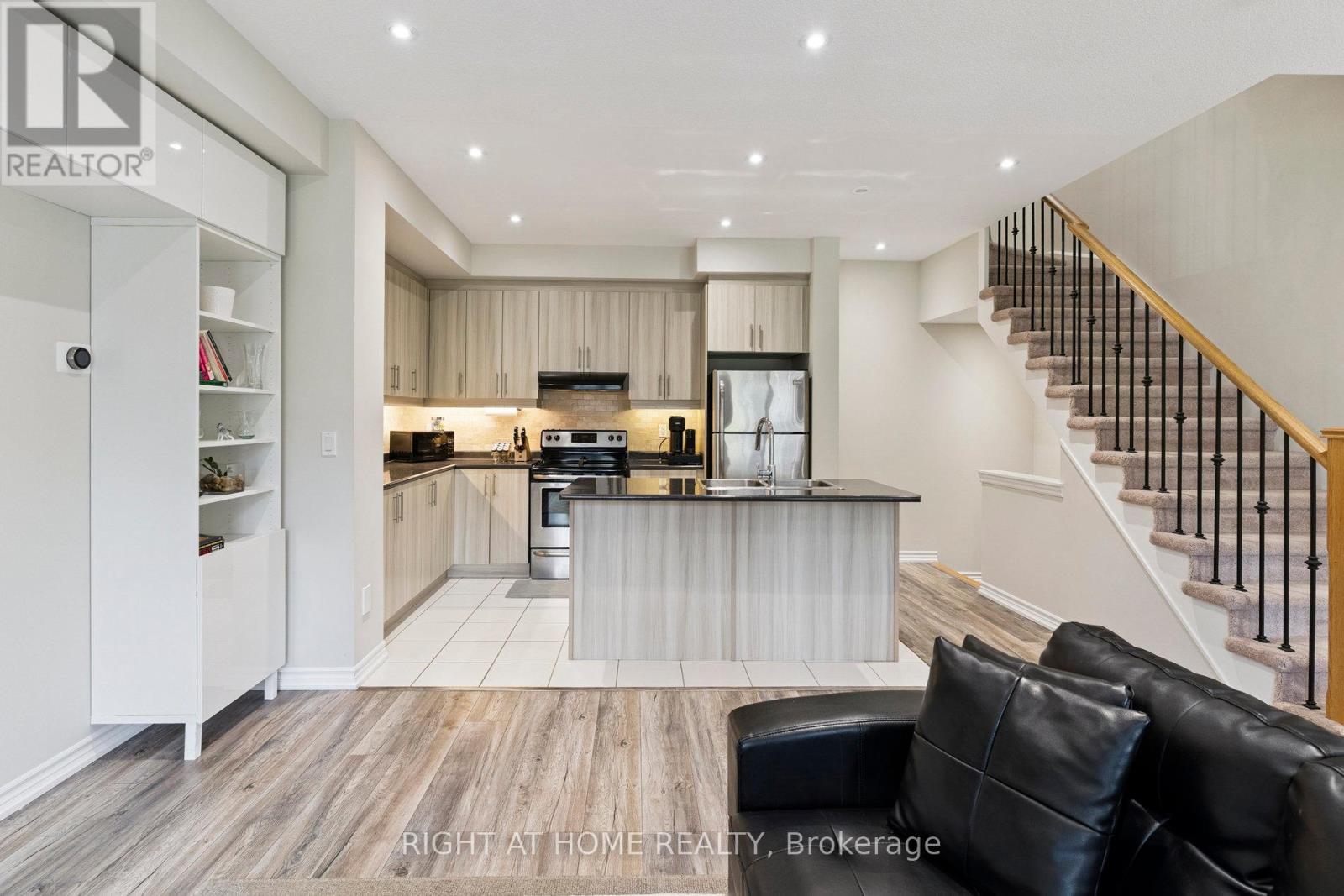 30 Boadway Crescent, Whitchurch-Stouffville, Ontario  L4A 1Y2 - Photo 18 - N12414285