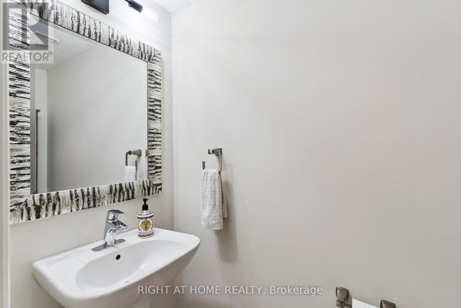 30 Boadway Crescent, Whitchurch-Stouffville, Ontario  L4A 1Y2 - Photo 23 - N12414285
