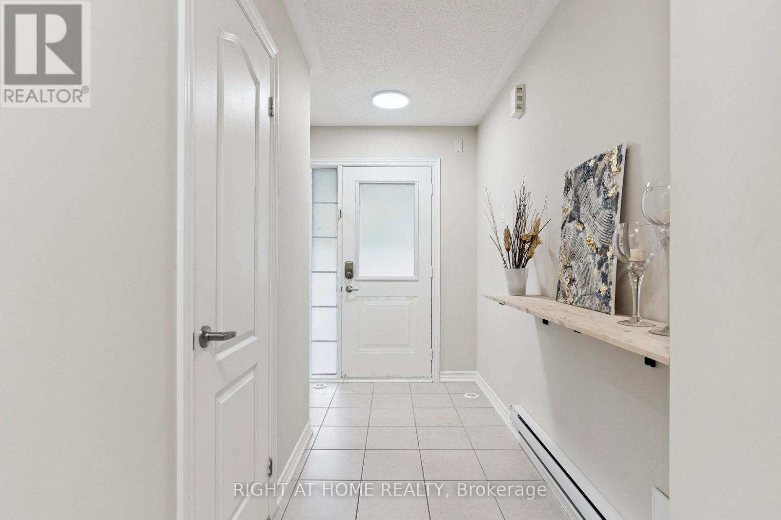 30 Boadway Crescent, Whitchurch-Stouffville, Ontario  L4A 1Y2 - Photo 3 - N12414285