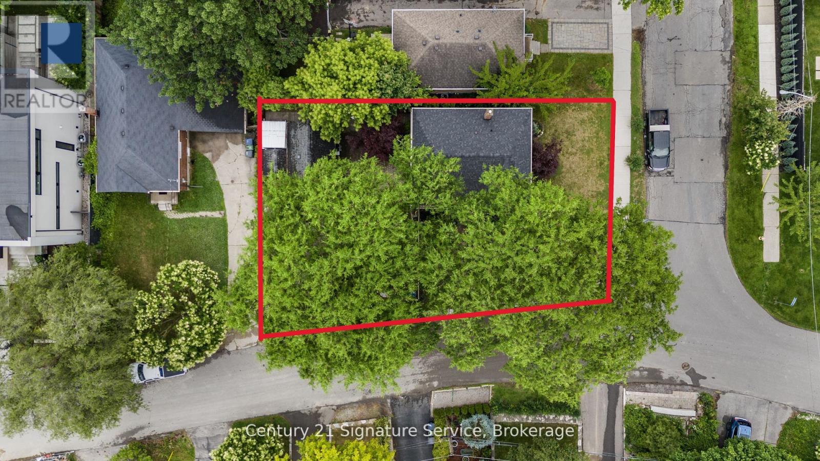 33 Mcintosh Avenue, Toronto, Ontario  M8Y 3E1 - Photo 28 - W12413542