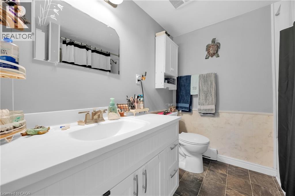 4249 Academy Street, Beamsville, Ontario  L3J 0R5 - Photo 12 - 40771416